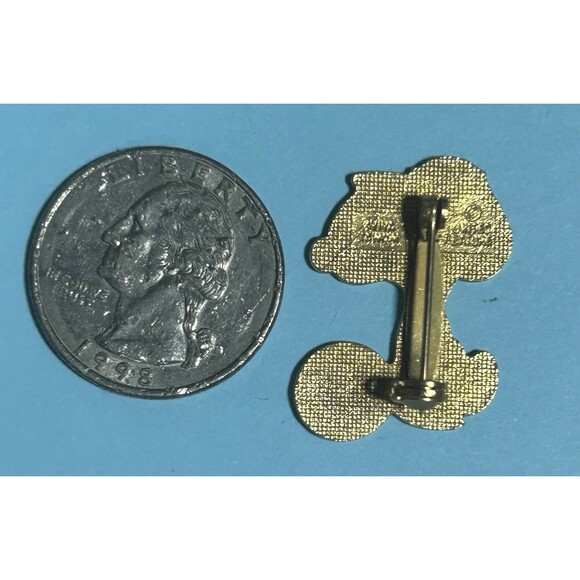 Vintage Aviva Snoopy Sun Tennis Player Pin Enameled Lapel Pinback - Picture 2 of 2